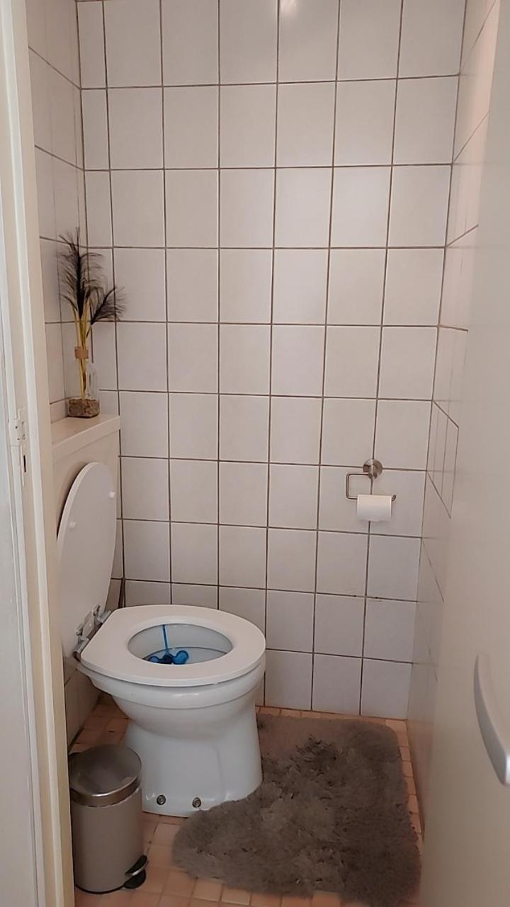 Cozy Room In Host House Near Rotterdam Maassluis Bagian luar foto